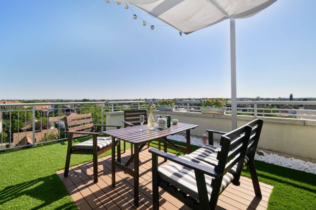 Panor�m�s lak�s a XVIII. ker�letben, 80 m2 terasszal