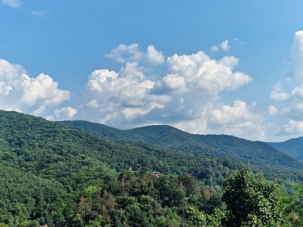 Panor�m�s telek Zebeg�ny sz�v�ben