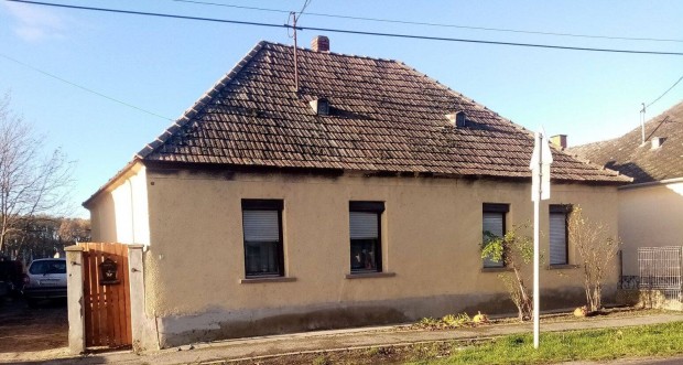 P�pa mellett, Tak�csiban elad� 120 nm-es csal�di h�z!