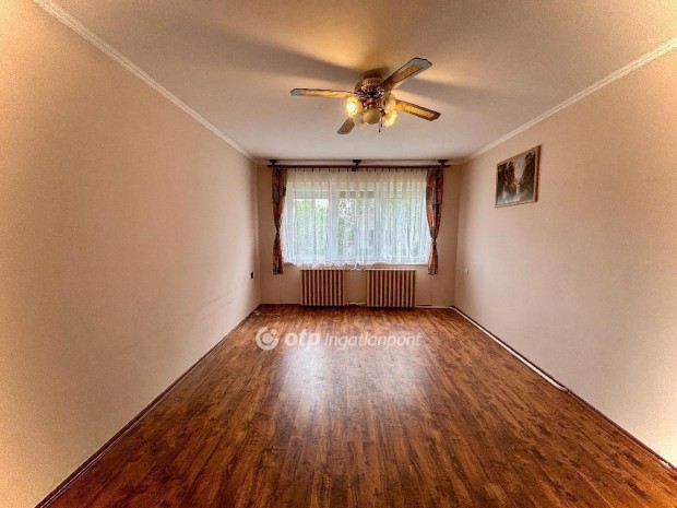 P�pakov�csii elad� 101 nm-es lak�s