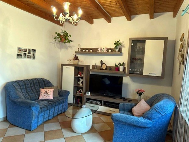 P�p�n 83 m2-es ikerh�z elad�