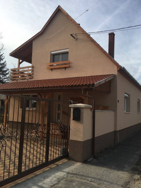 P�p�n a T�kertben k�tszintes h�z kiad�