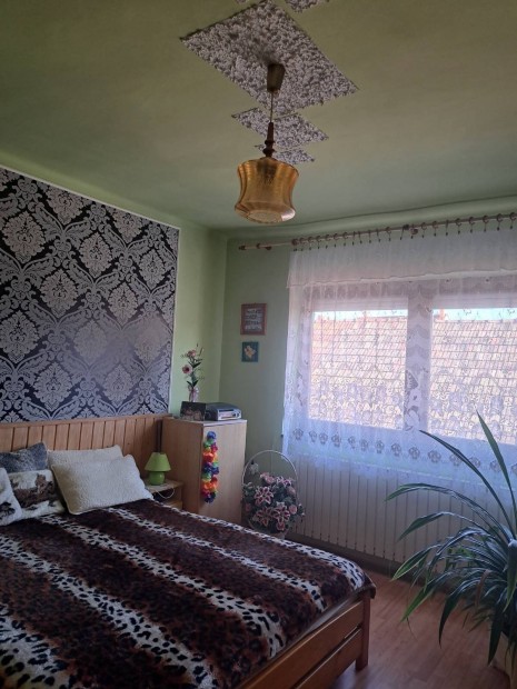 P�p�n belv�rosi lak�s elad�