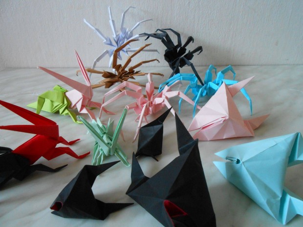 Papírpók, Kartonszöcske, stb., -origami (papírból hajtogatott) figurák