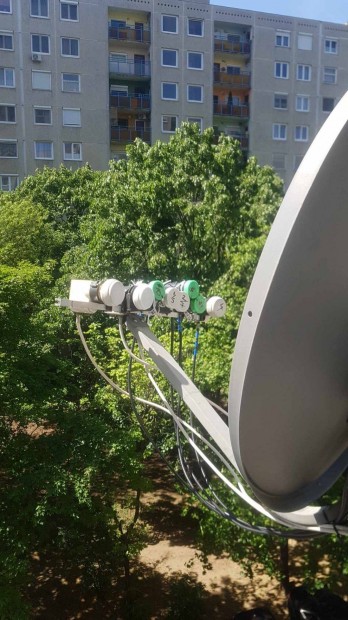 Parabola antenna E 85 multifoklis, beltri, diseqcs tartozkok