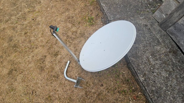 Parabola antenna, konzollal es vevfejjel