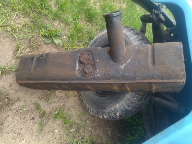 Parancsnoki UAZ zemanyagtank