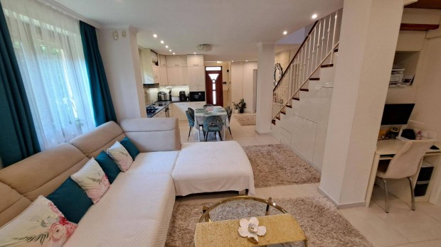 P�ratlan lehet�s�g Ny�regyh�za-Oros kivezet� r�sz�n!