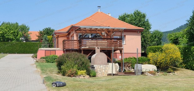 Pratlan panorma, luxuskivitel  lomingatlan a Balaton szaki