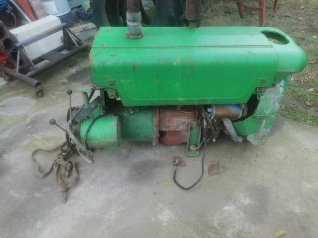 Parcela kombájn motor, veterán OM636