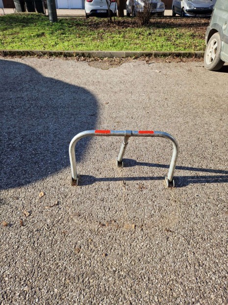 Parkol��r elad�