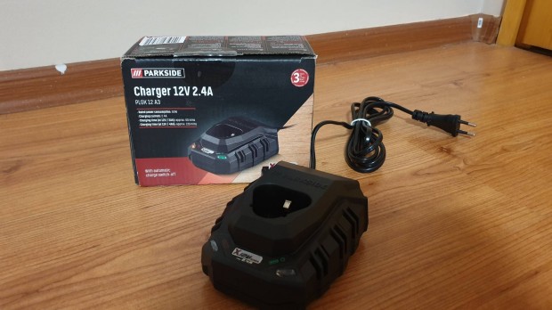 Parkside Akkumulátor töltő (12V 2.4A)
