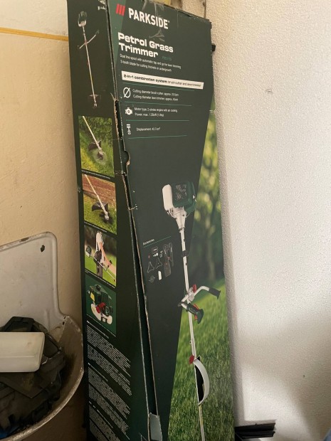 Parkside benzines f�kasza 42,7 cm er�s 2 �tem� motor, szeg�lyny�r�