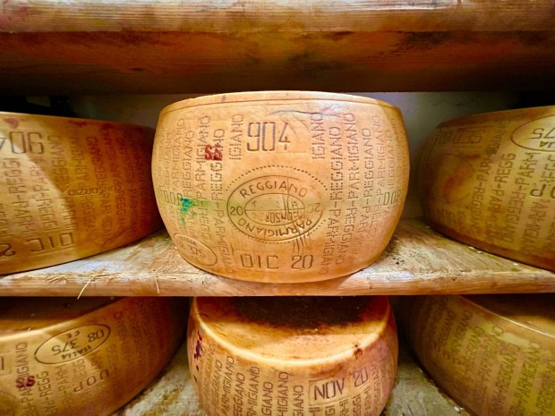 Parmezan Sajt Parmigiano Reggiano