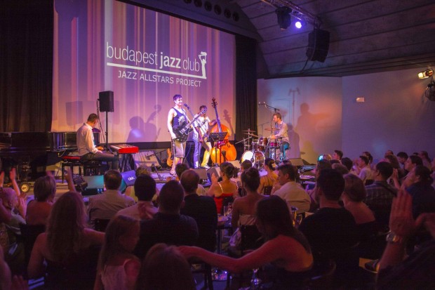 Pros belp a Budapest Jazz Clubba