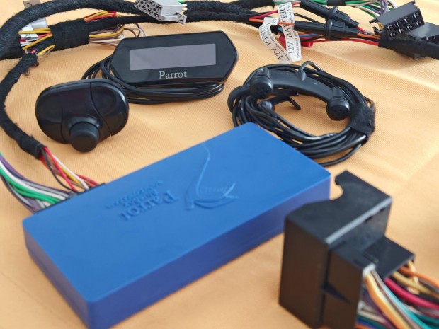 Parrot Bluetooth kihangosító! Hibátlan! Ford! Univerzális!