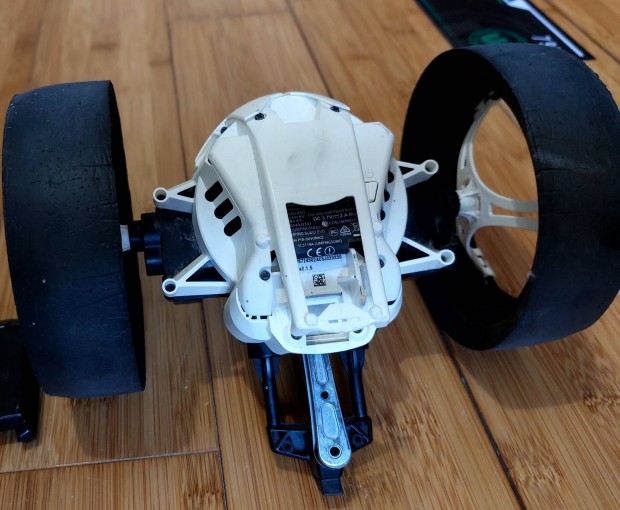 Parrot jumping sumo drone