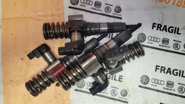 Passat B6 B6 / B7 Porlasztó .03G130073T