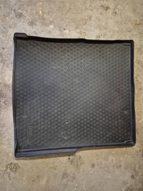 Passat B8 Variant csomagt�rt�lca