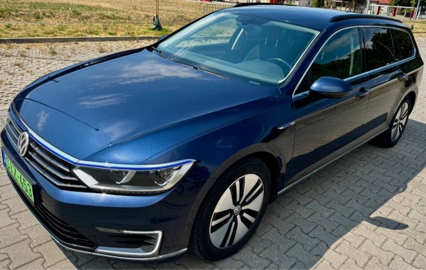 Passat VIII GTE kombi Plug-in Hybrid