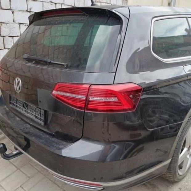 Passat b8 csomagtrajt elad