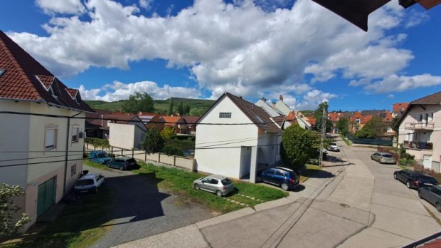 Patacs vrosrszen 3 szintes csaldi hz elad!