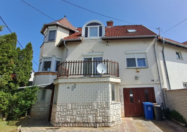 Patacs v�rosr�szen 3 szintes csal�di h�z elad�!