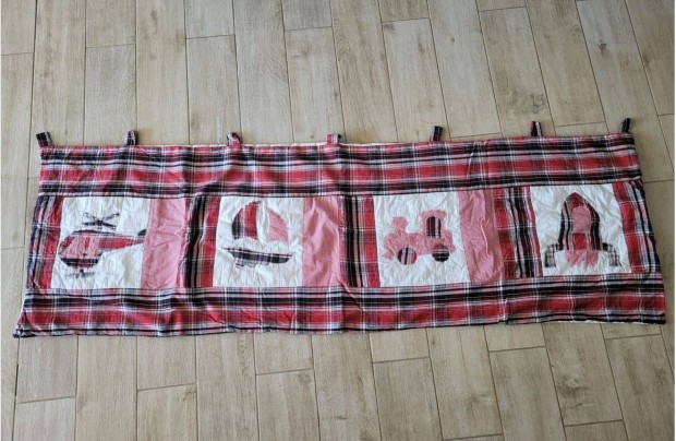 Patchwork falvédő, fiús ábrákkal