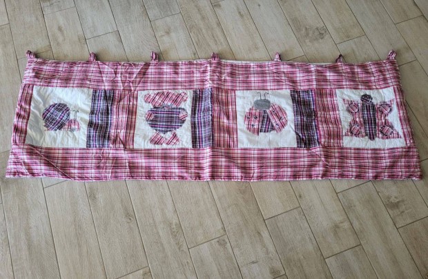 Patchwork falvédő, lányos ábrákkal