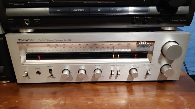 Patika Technics SA-202 rádió erősítő