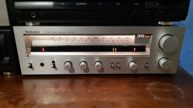 Patika Technics SA-202 rádió erősítő
