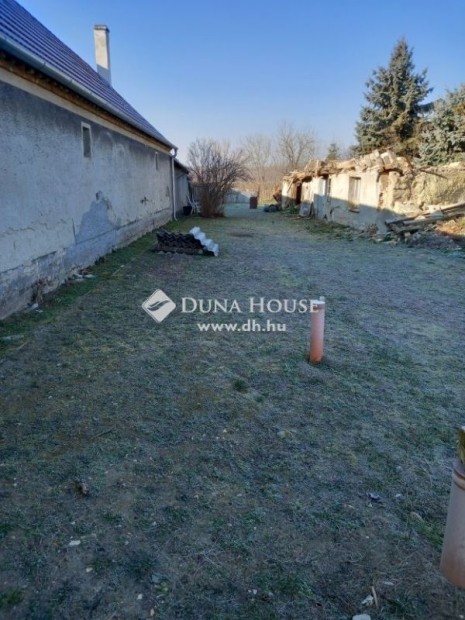 P�tkai elad� 3307 nm-es telek