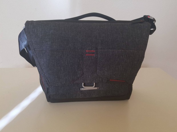 Peak Design Everyday Messenger V1 13L