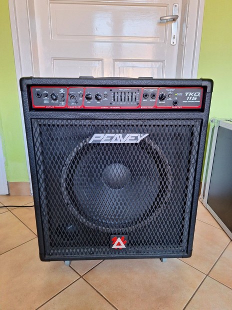 Peavey TKO 115 Basszuskomb