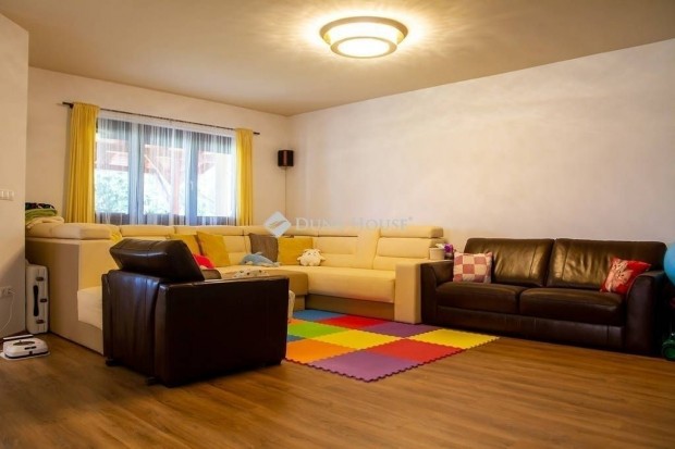 P�celi elad� 270 nm-es h�z