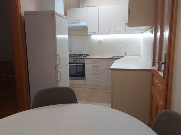 P�cs-Belv�rosba, kiad� lak�s, J�nius 1-t�l!.