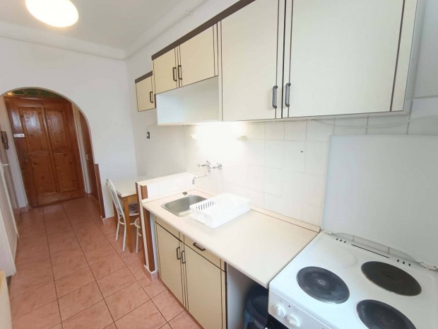 P�cs-Belv�rosban b�torzott alb�rlet kiad�