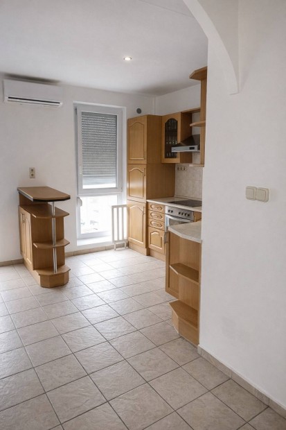 P�cs Kertv�ros - 59 m2, �talak�tott lak�s, nagy konyha-�tkez�vel