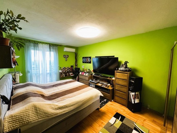 P�cs-Kertv�rosban, 47 m-es, 2 szob�s lak�s elad�!