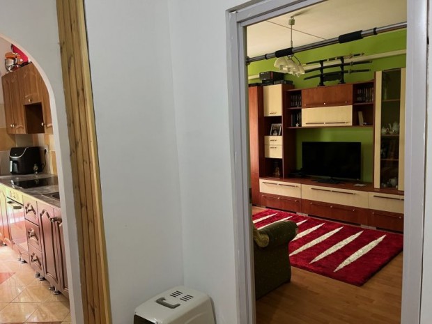 Pécs-Kertvárosban eladó panel lakás