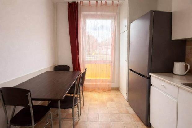 P�cs-Kertv�rosban els� emeleti lak�s elad�