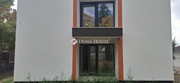 P�cs-Mecsekoldal-mindj�rt k�sz �j �pit�s� lak�s!