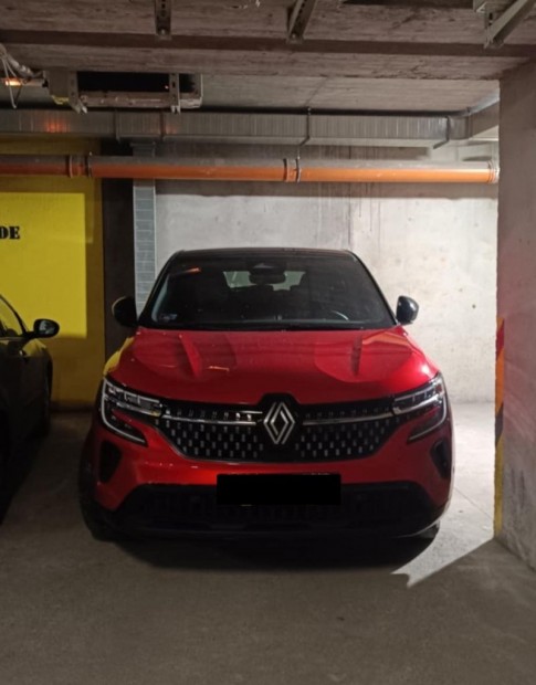 P�cs  �rk�ddal szemben teremgar�zs hely kiad�