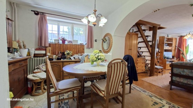 P�cs, Damjanich utc�ban csal�di h�z elad�-Befektet�snek is!