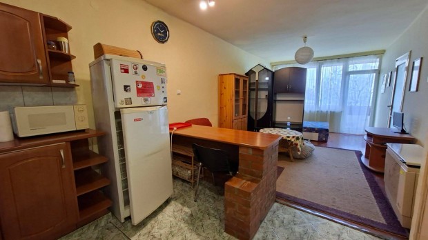 P�cs, Haas Mih�ly t�ren fix rezsivel t�glalak�s kiad�