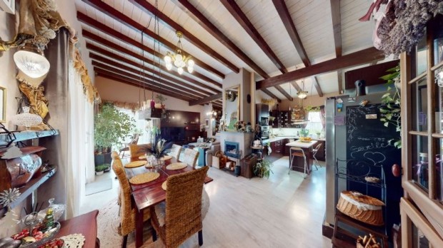 Pécs, Postavölgy exkluzív családi ház eladó!