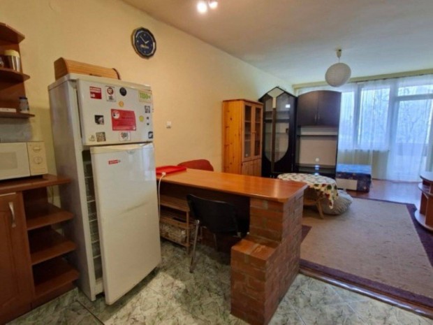 P�csett Haas Mih�ly t�ren m�sodik em-i t�glalak�s kiad� fix rezsivel