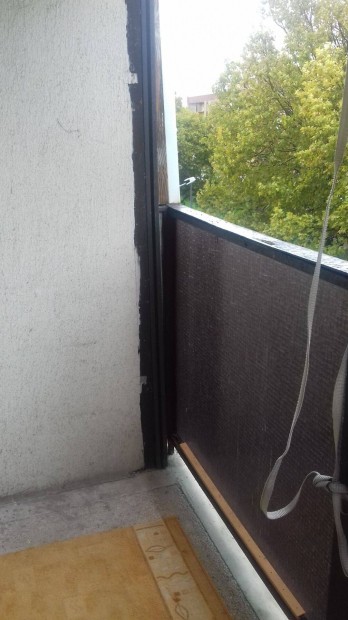 P�csett az �p�t�k �tj�n els� emeleti, erk�lyes lak�s kiad�!