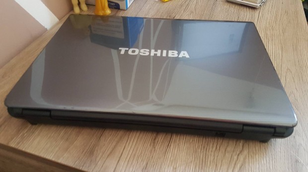 Pcsett elad Toshiba Laptop mkdik !