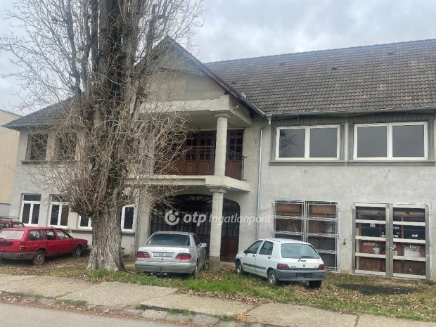 P�csi 1055 nm-es h�z elad�